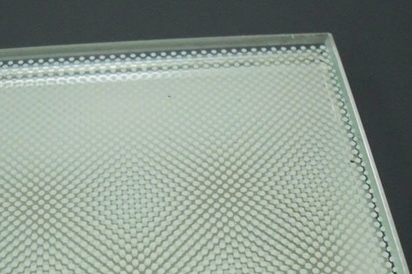 彩釉鋼化玻璃性能及應用介紹 彩釉鋼化玻璃性能及應用介紹