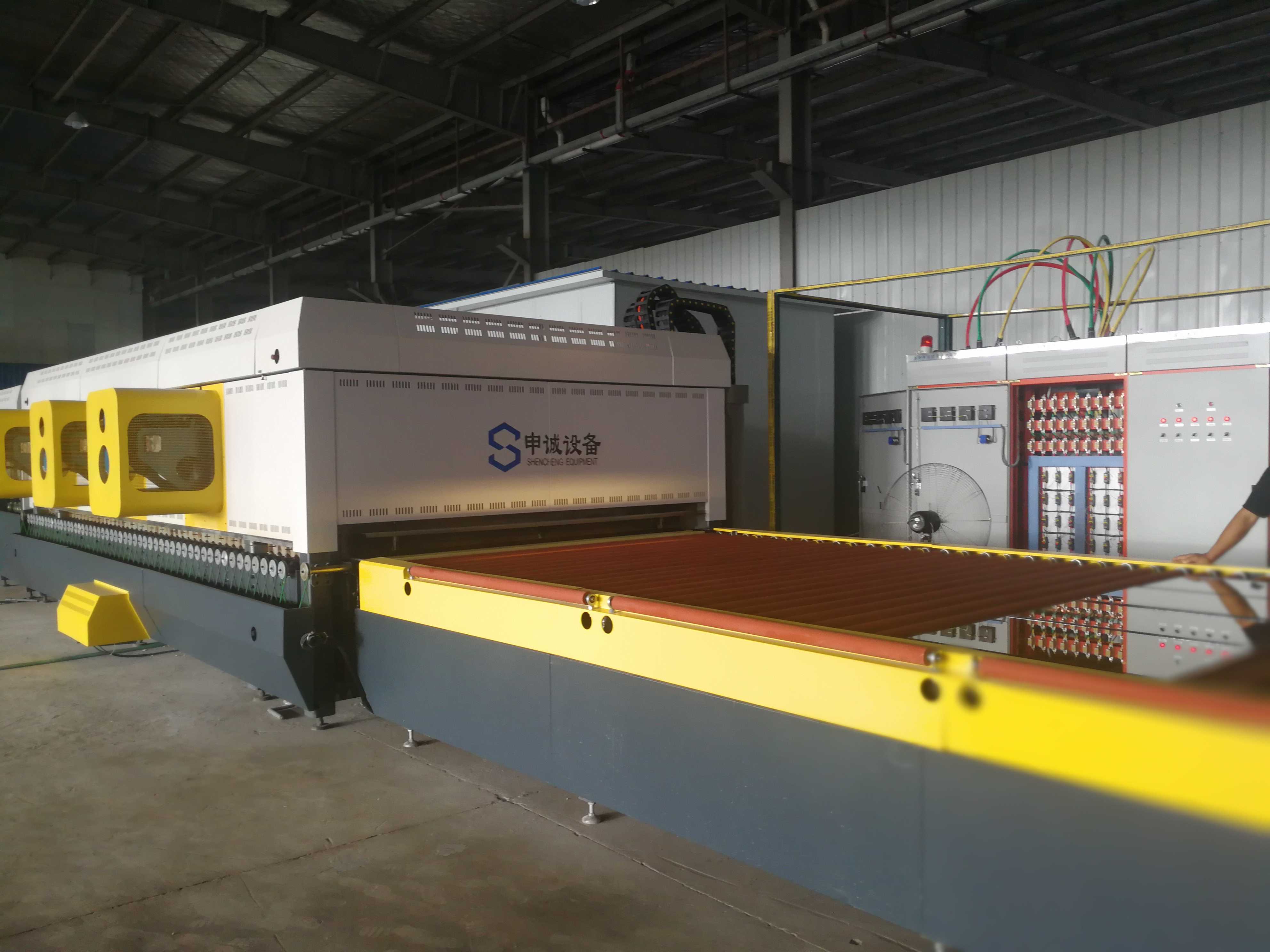 鋼化玻璃,言不合就變形! 鋼化玻璃,言不合就變形!